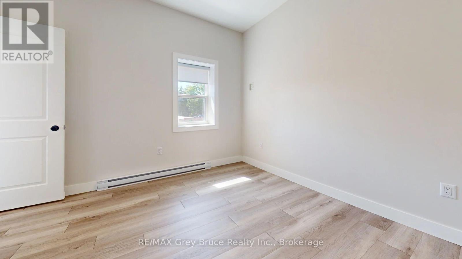 UNIT 11 - 39 1ST AVENUE S