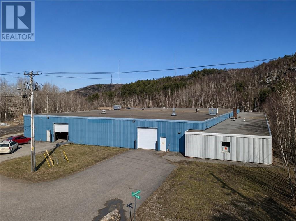 Photo 1 of 24 — 360 Mountain Street Unit# C-1, Sudbury, ON P3B2T7