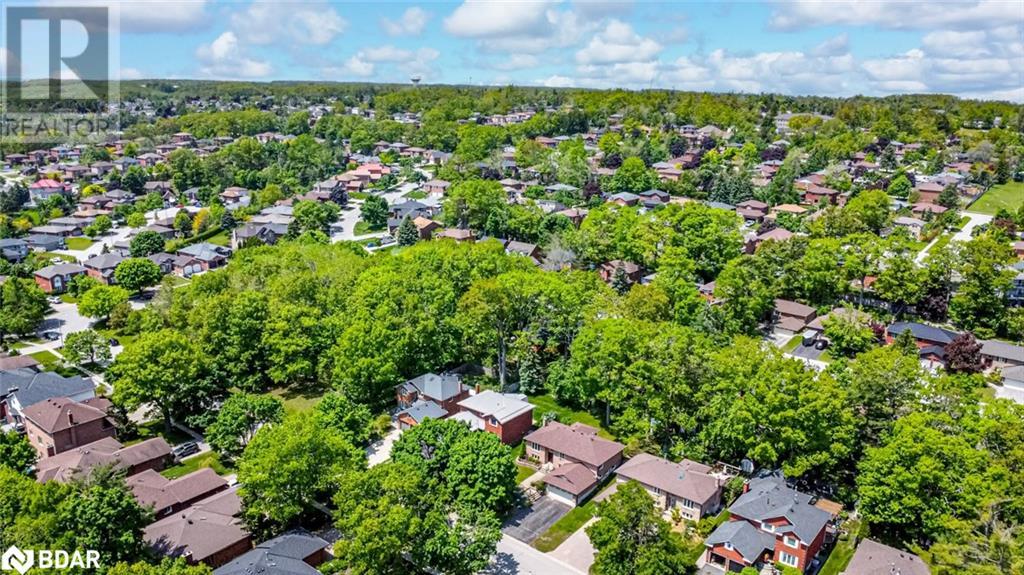24 LAYTON Crescent