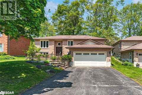 24 LAYTON Crescent Barrie ON L4N6G3