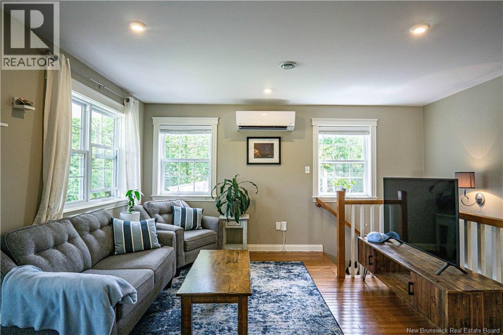 113.5 Clarence Avenue