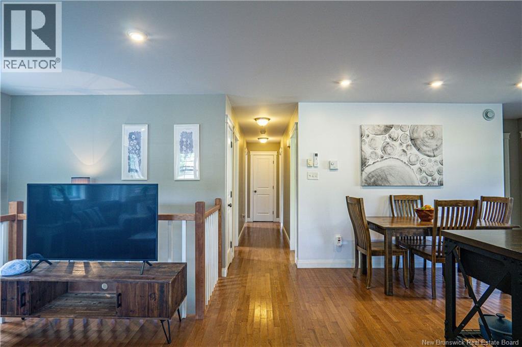 113.5 Clarence Avenue