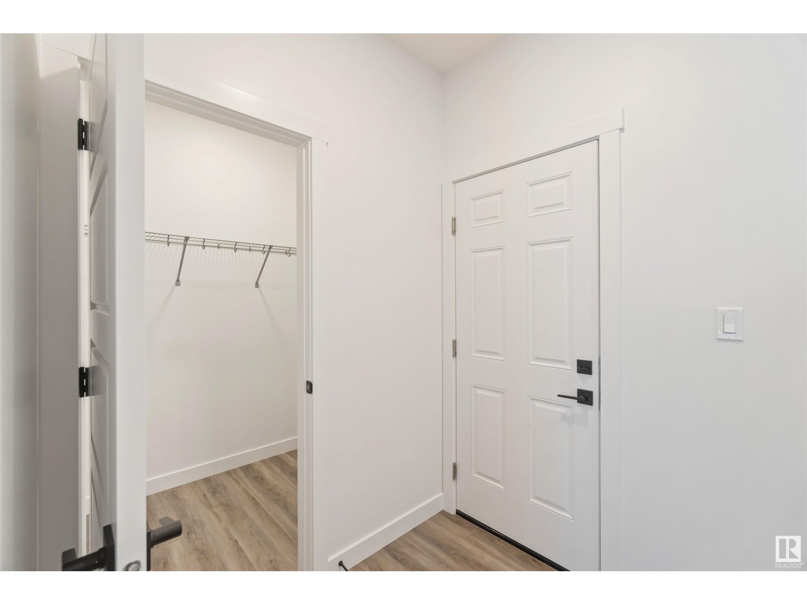 8535 181 AV NW