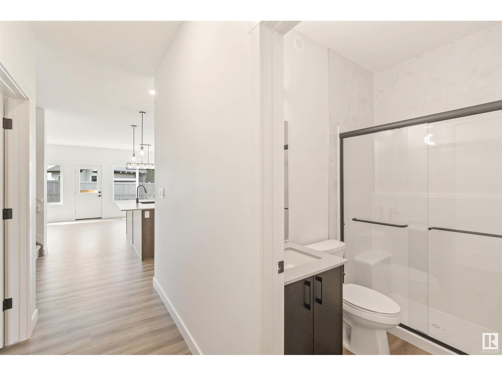 8535 181 AV NW