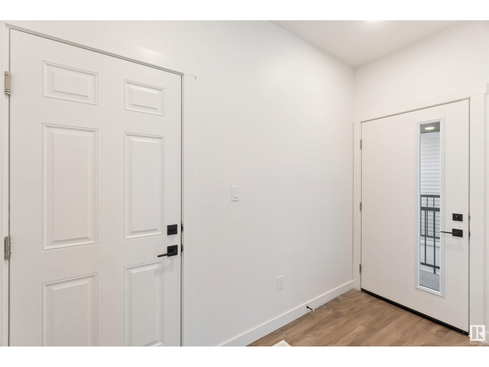 8535 181 AV NW