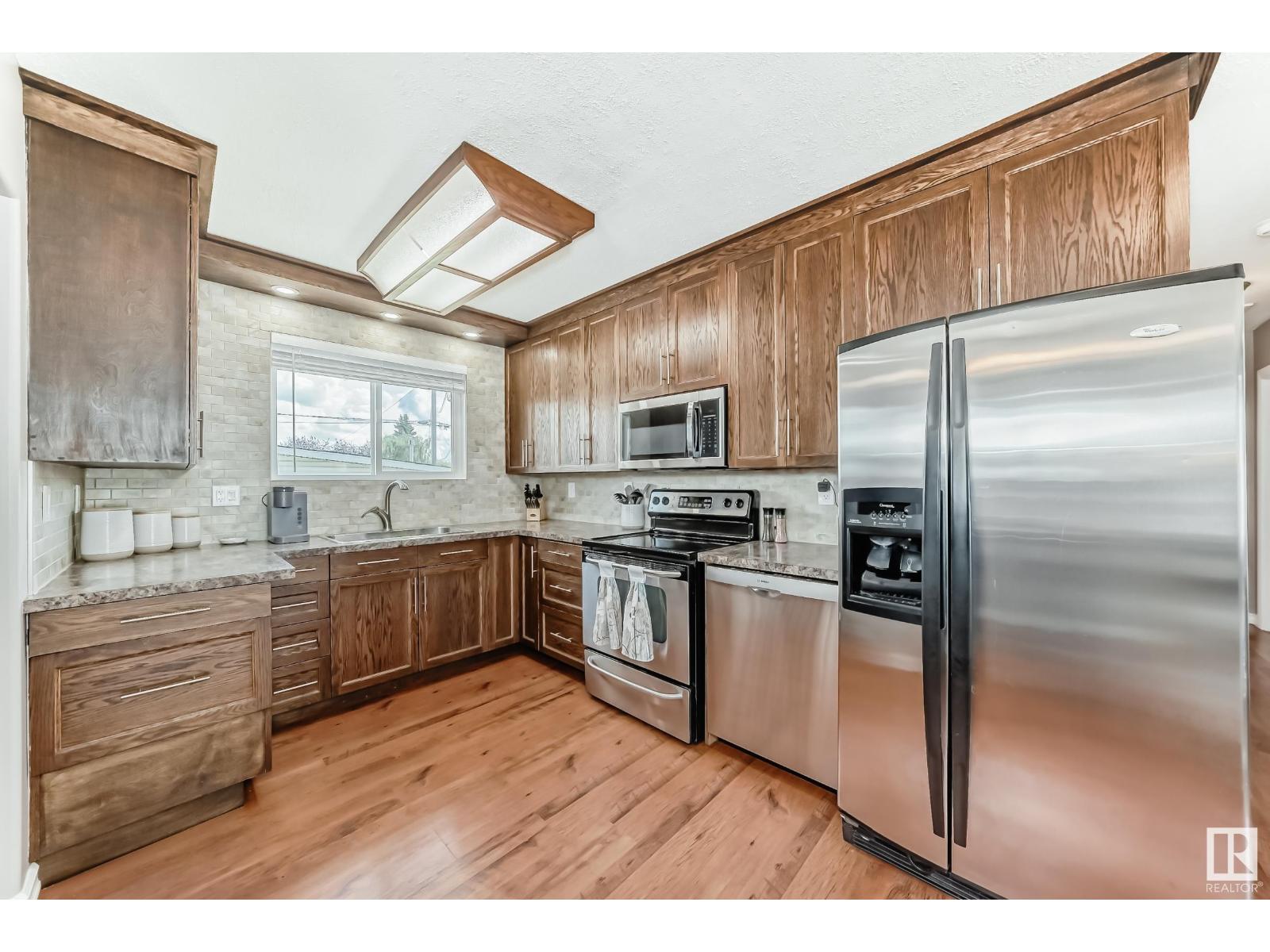 8511 70 ST NW