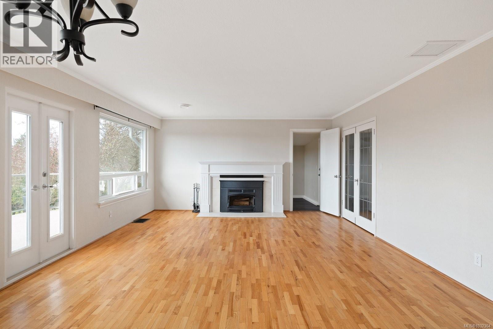 310 Windermere Pl
