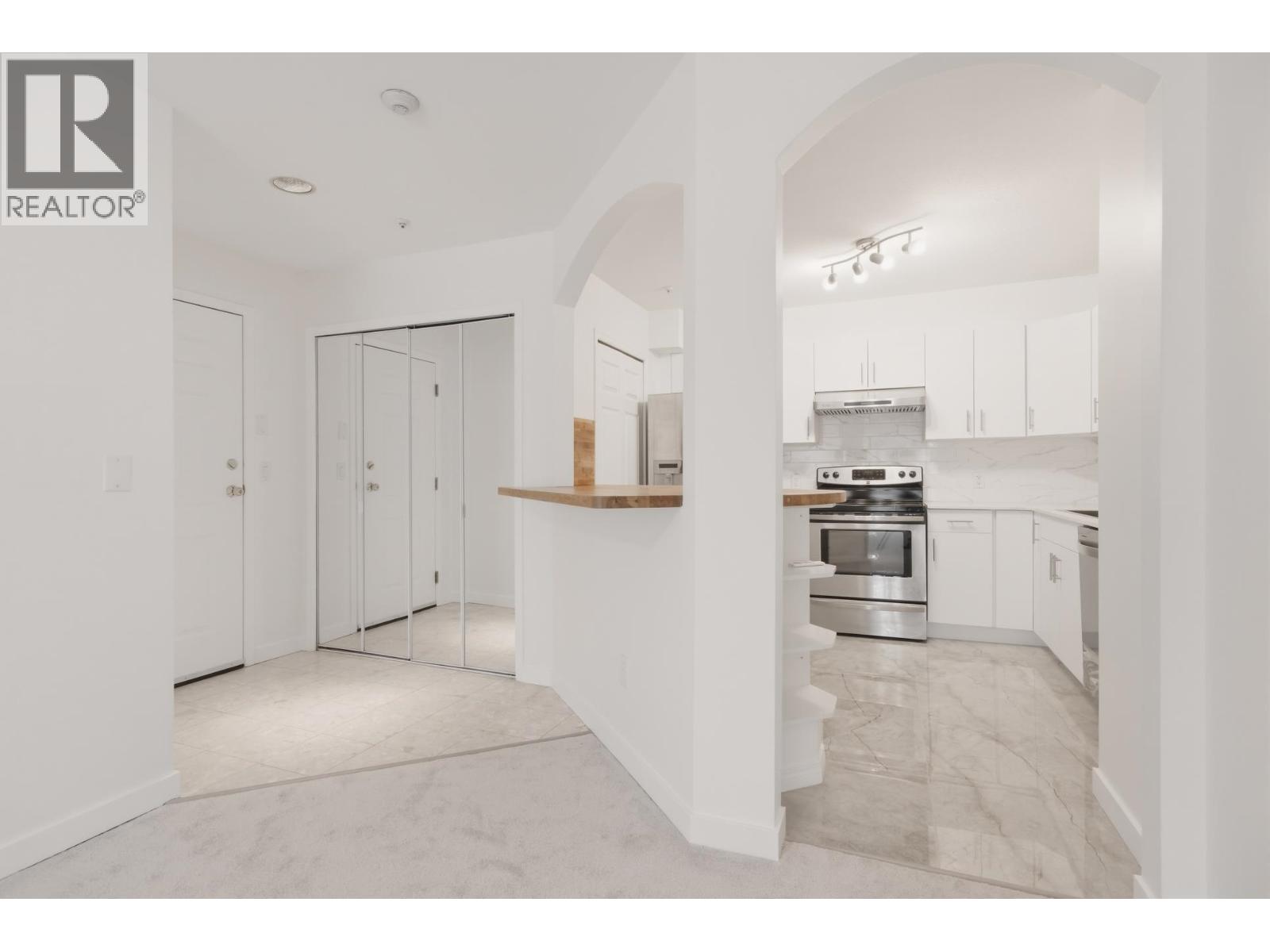 204 1550 FELL AVENUE