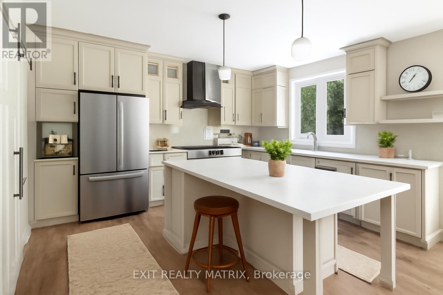 1375 FRIBOURG STREET