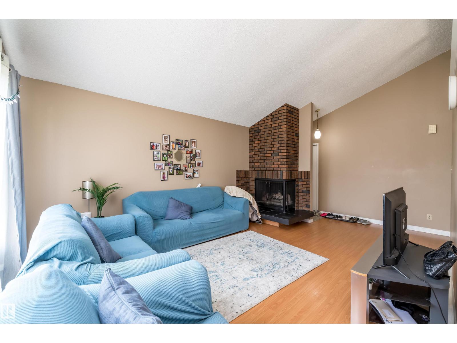 3620 42A AV NW