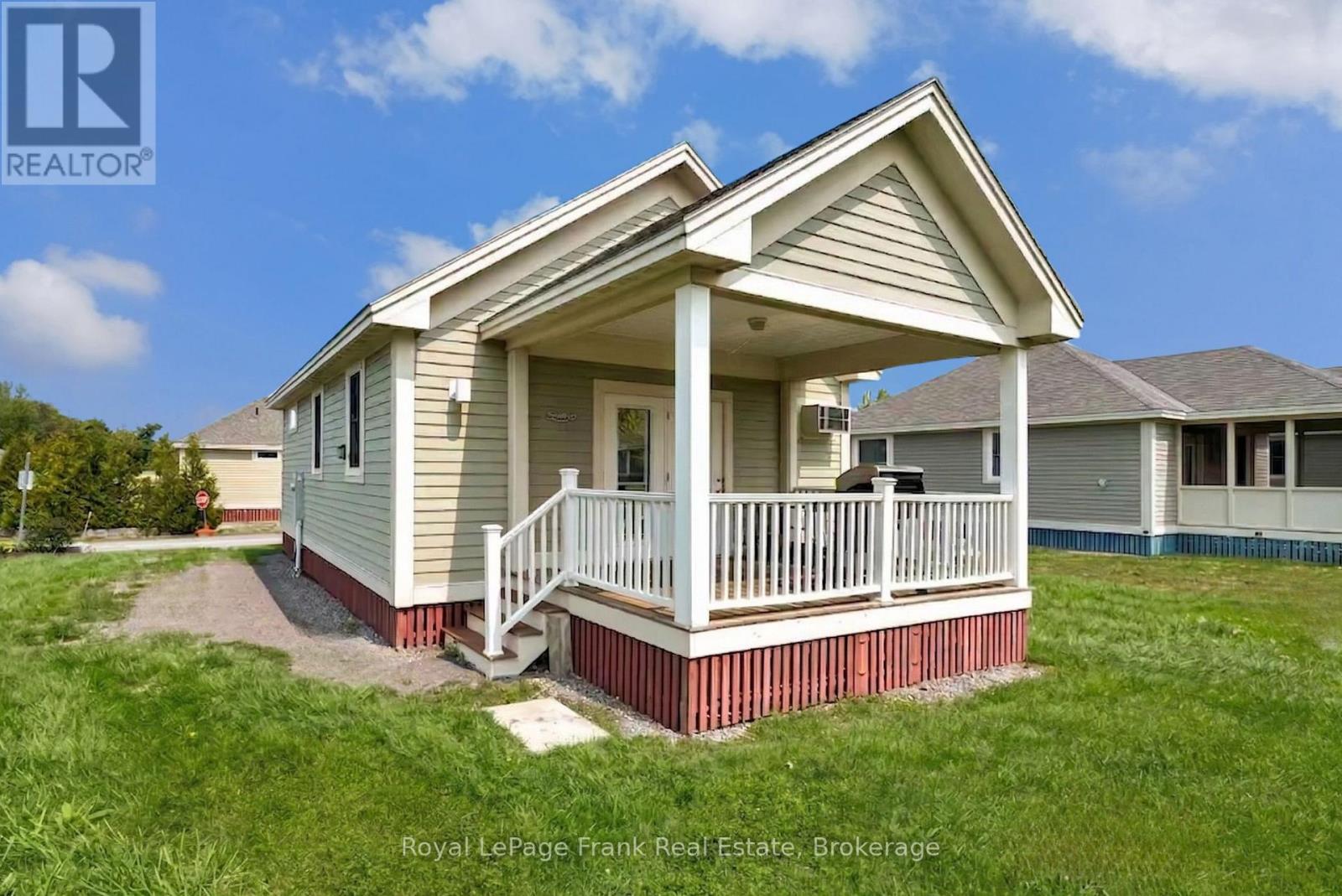 Photo 1 of 34 — 52 - 11 BUTTERNUT LANE Unit 52, Prince Edward County (Athol Ward), ON K0K1P0