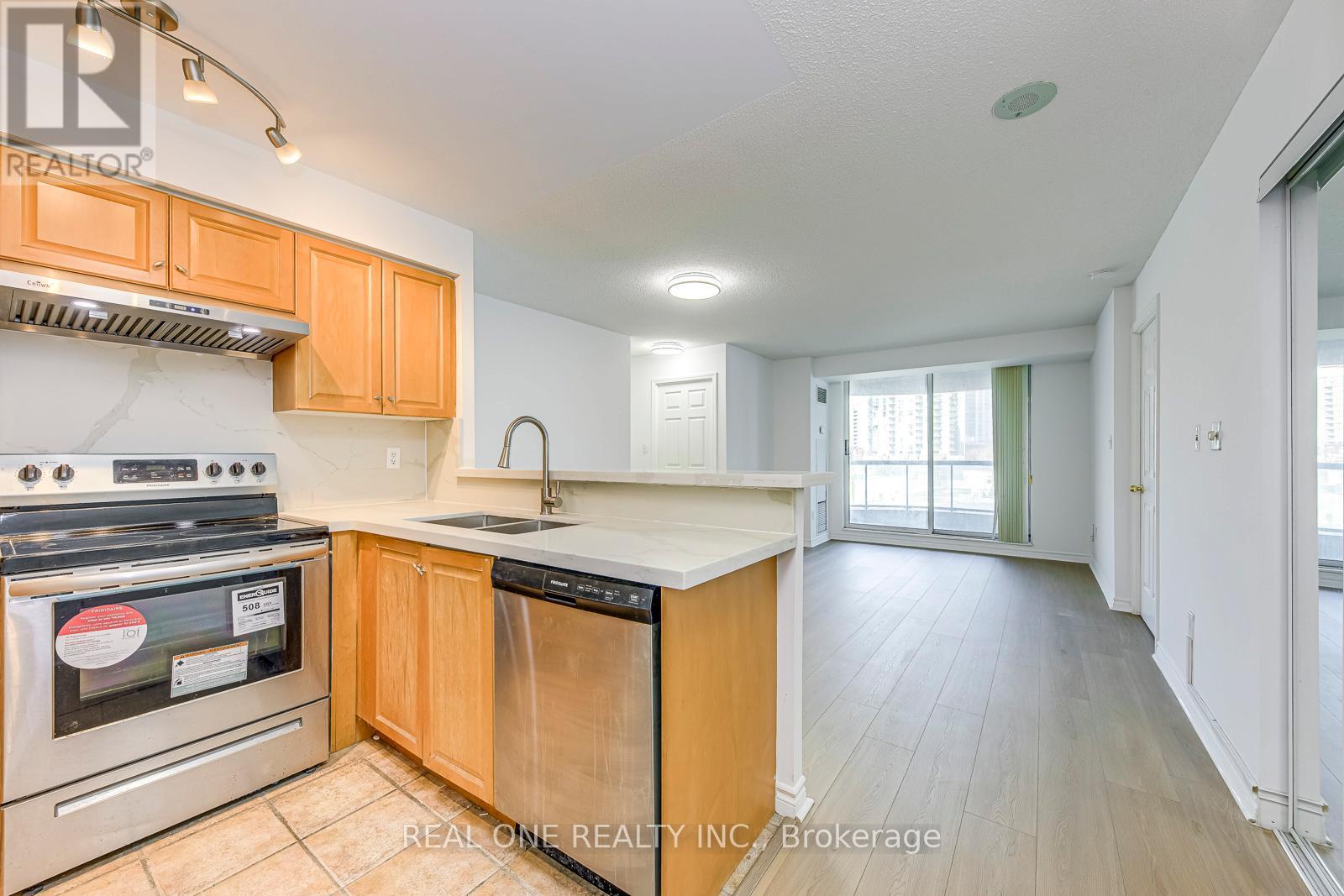 602 - 7 LORRAINE DRIVE