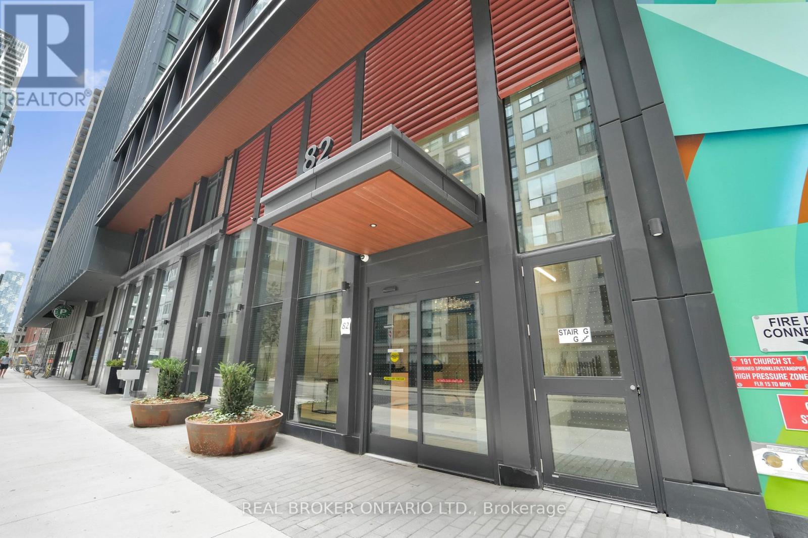 1802 - 82 DALHOUSIE STREET