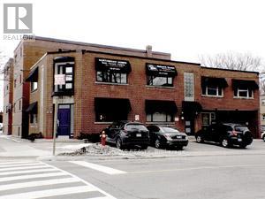 181 LAKESHORE ROAD E