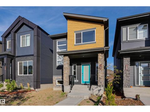 163 CANTER WD Sherwood Park AB T8H2Z4