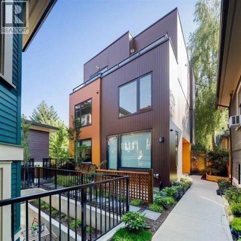 2 1152 COMOX STREET Vancouver BC V6E1K5