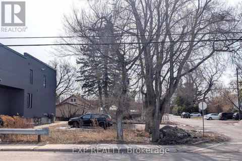 2 PENDER STREET Ottawa ON K2G1J5