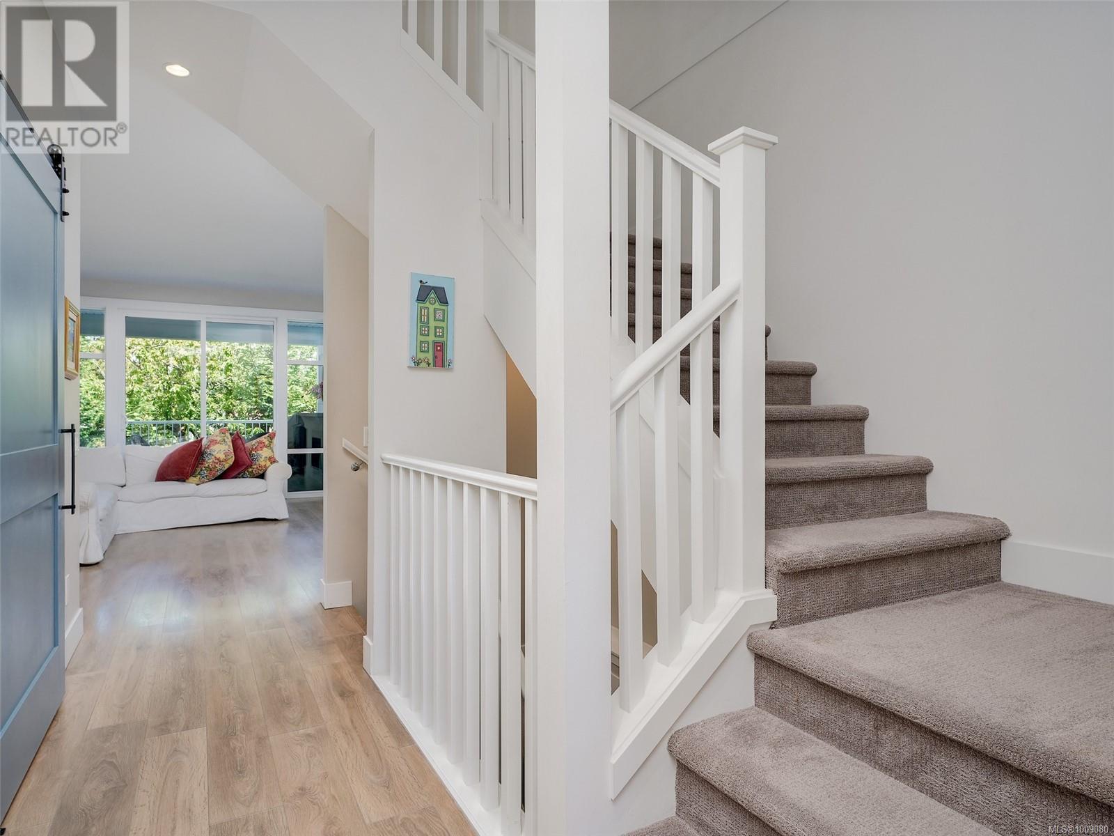300 Seafield Rd