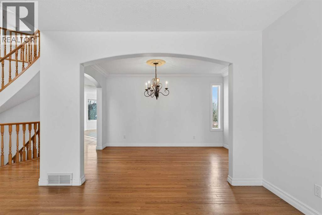 255 Hamptons Terrace NW