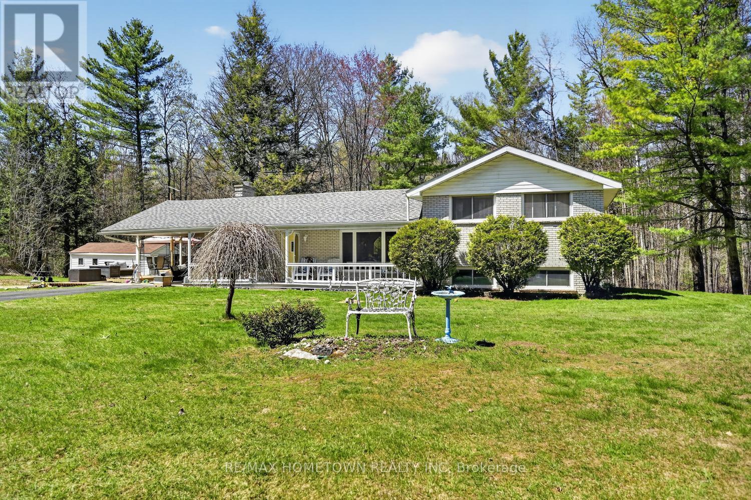 26 HALLECKS ROAD W