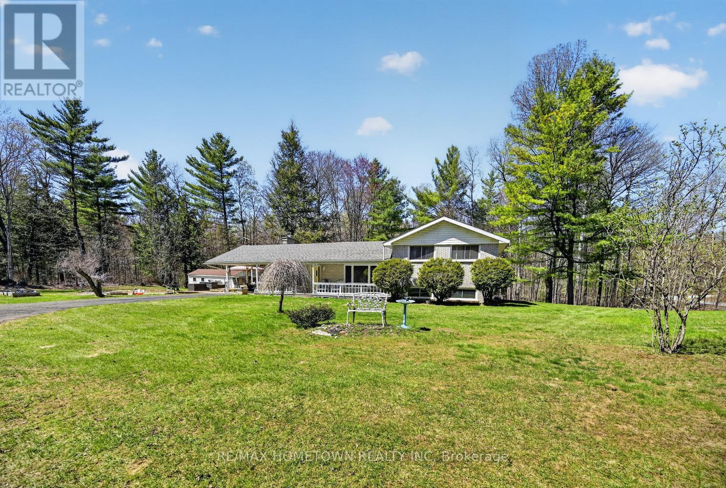 26 HALLECKS ROAD W