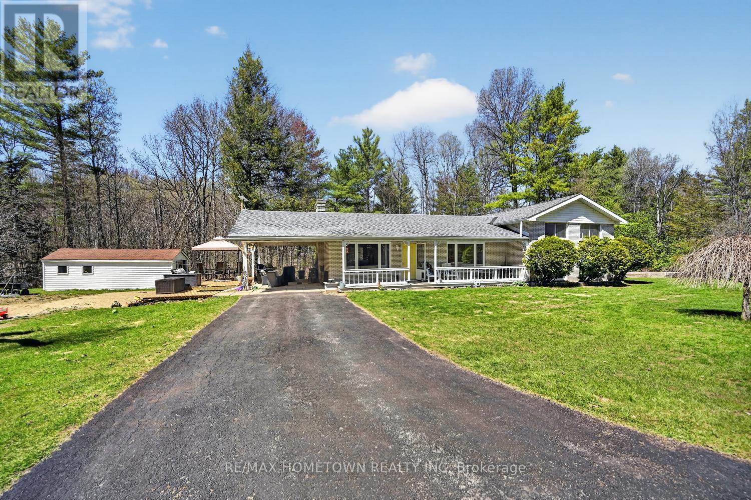 26 HALLECKS ROAD W
