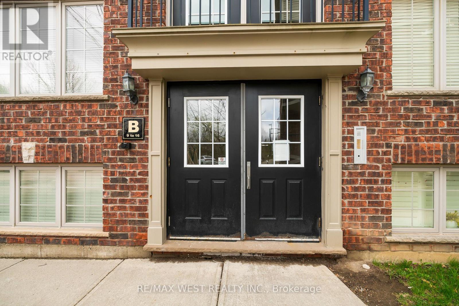#15 - 950 HIGHLAND ROAD W