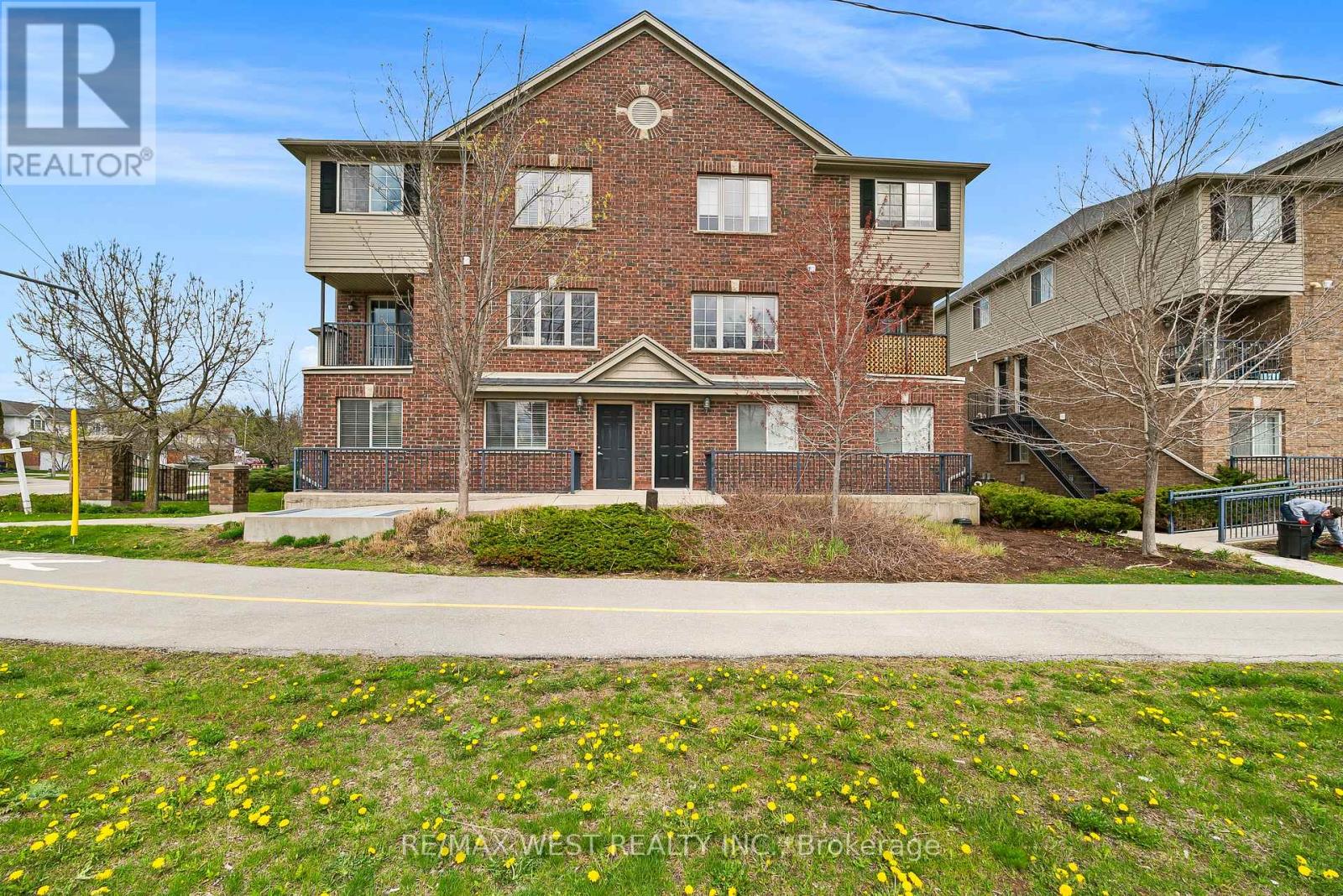 #15 - 950 HIGHLAND ROAD W