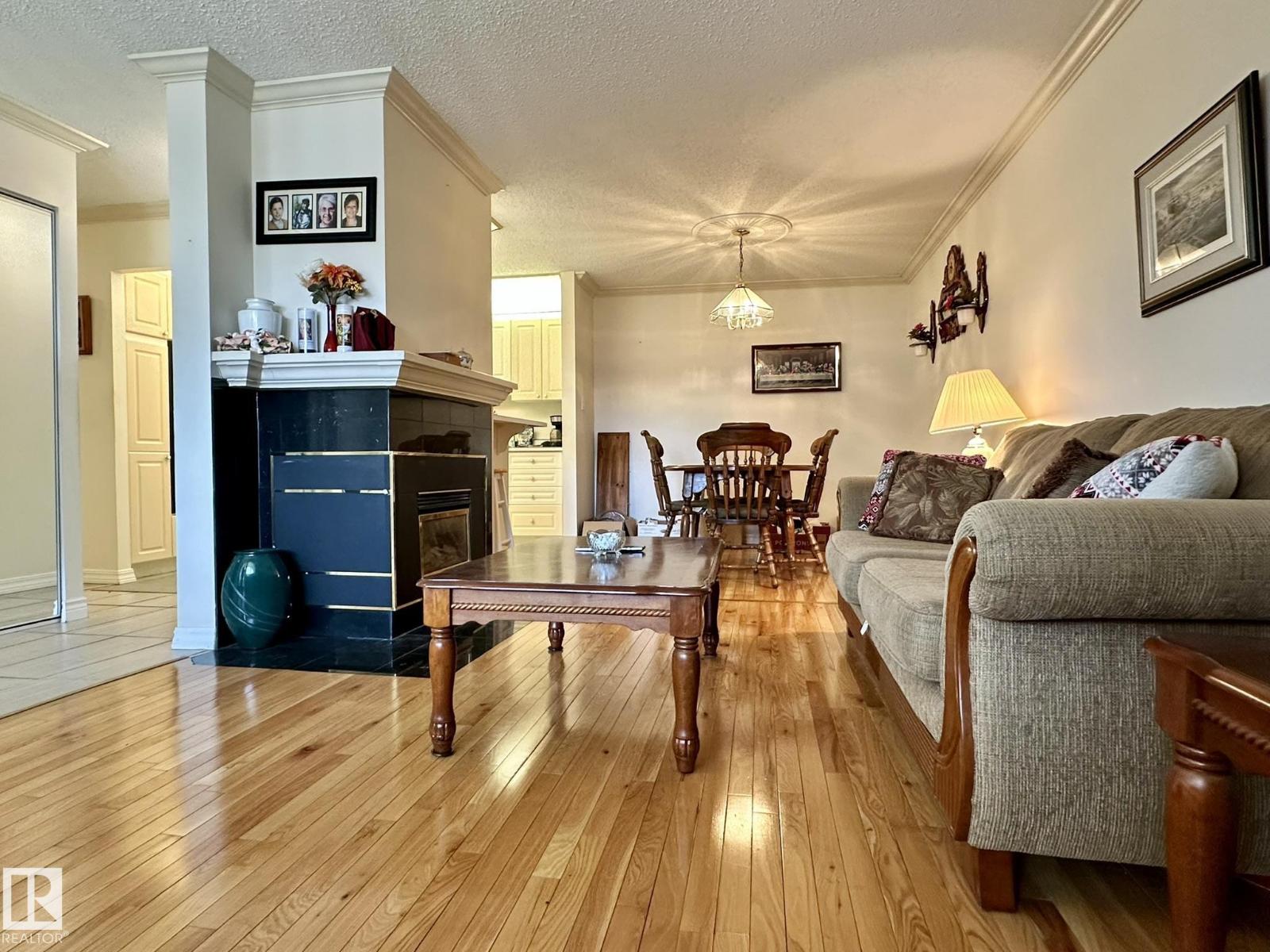 2304 151 AV NW