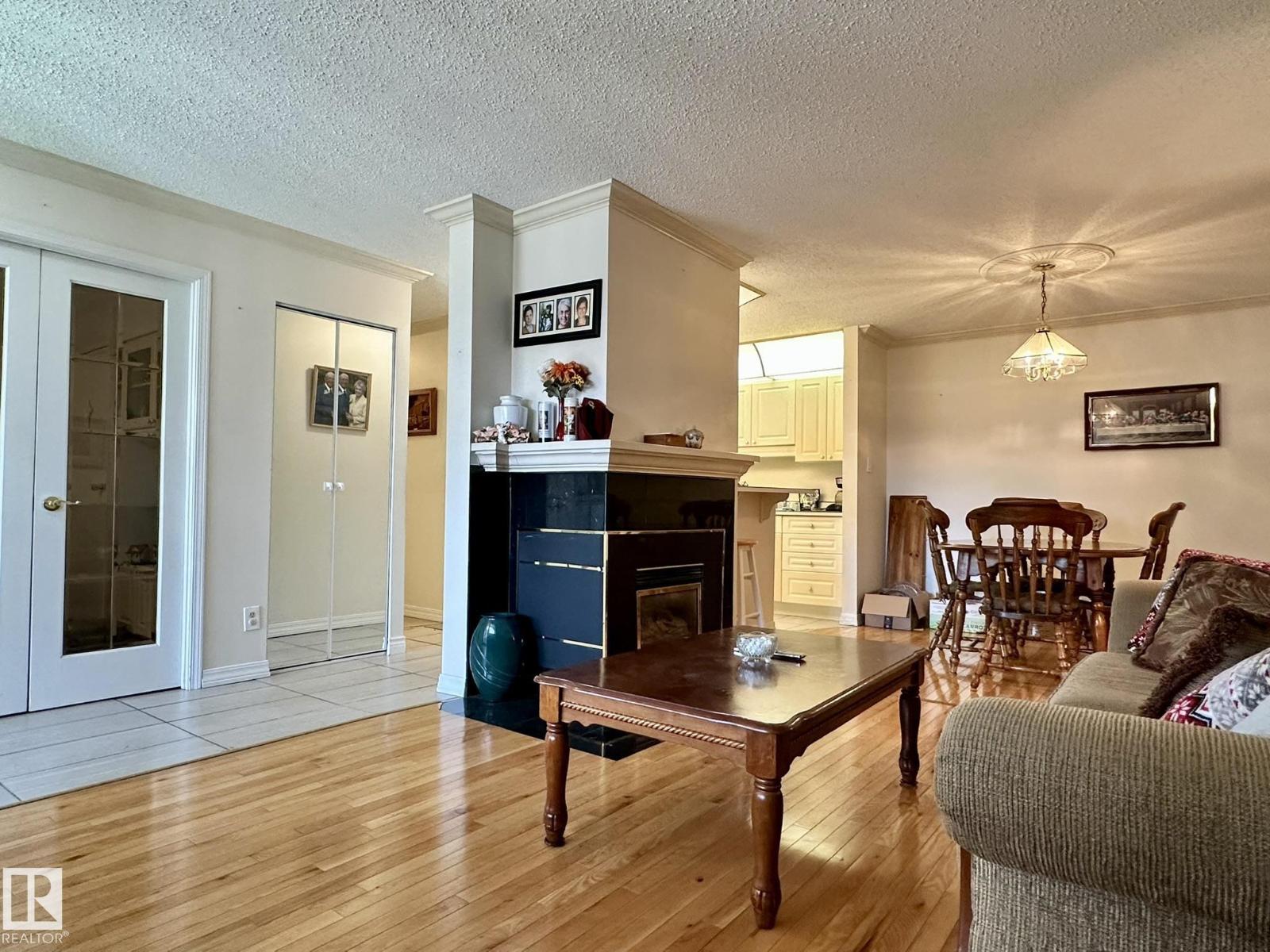 2304 151 AV NW