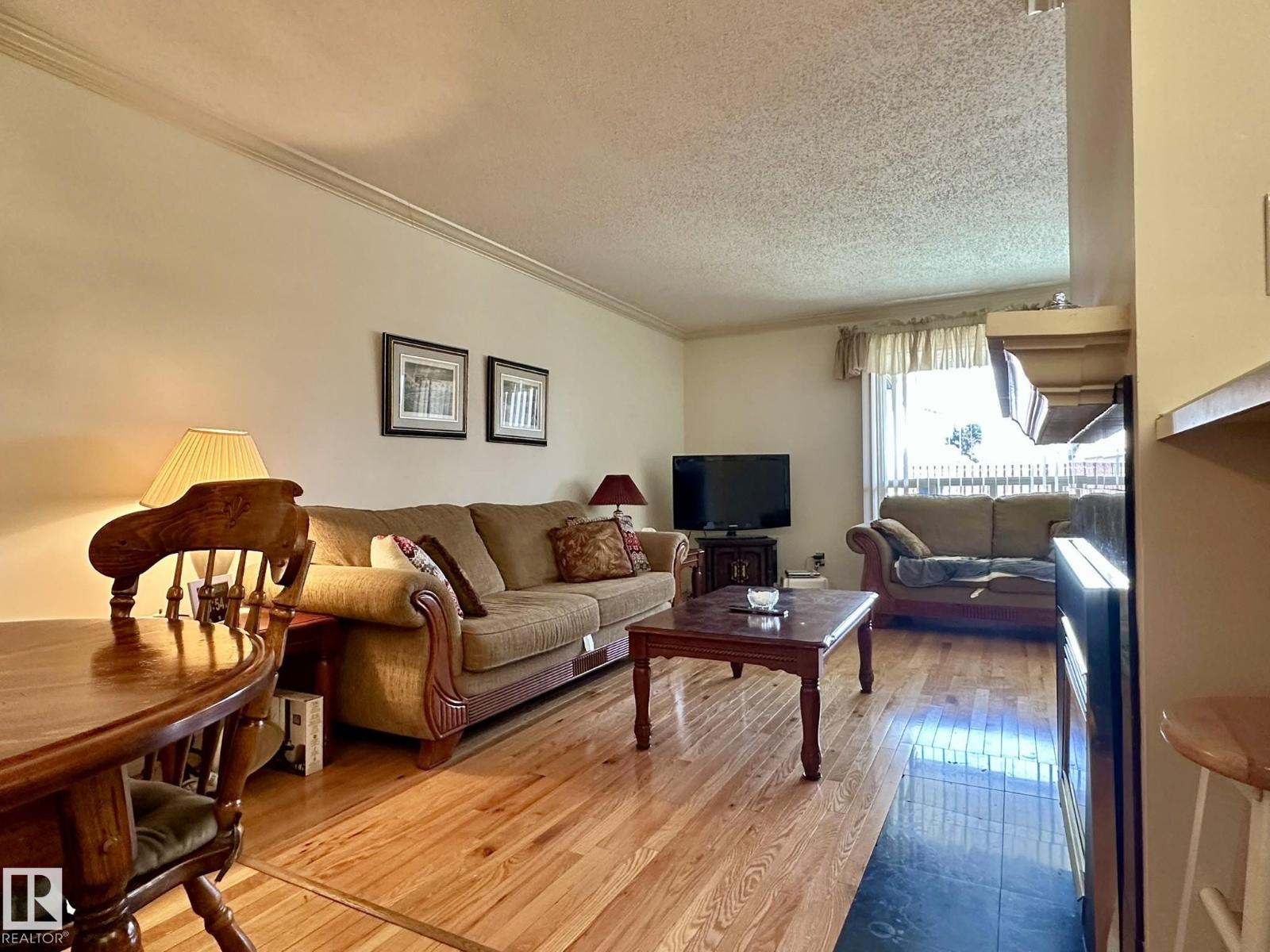 2304 151 AV NW