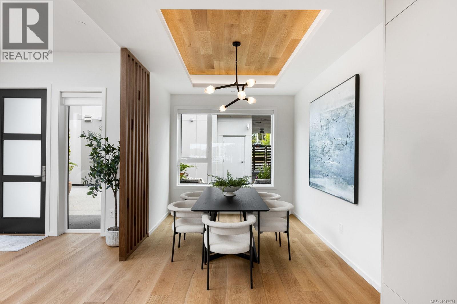 201 2270 Harbour Rd