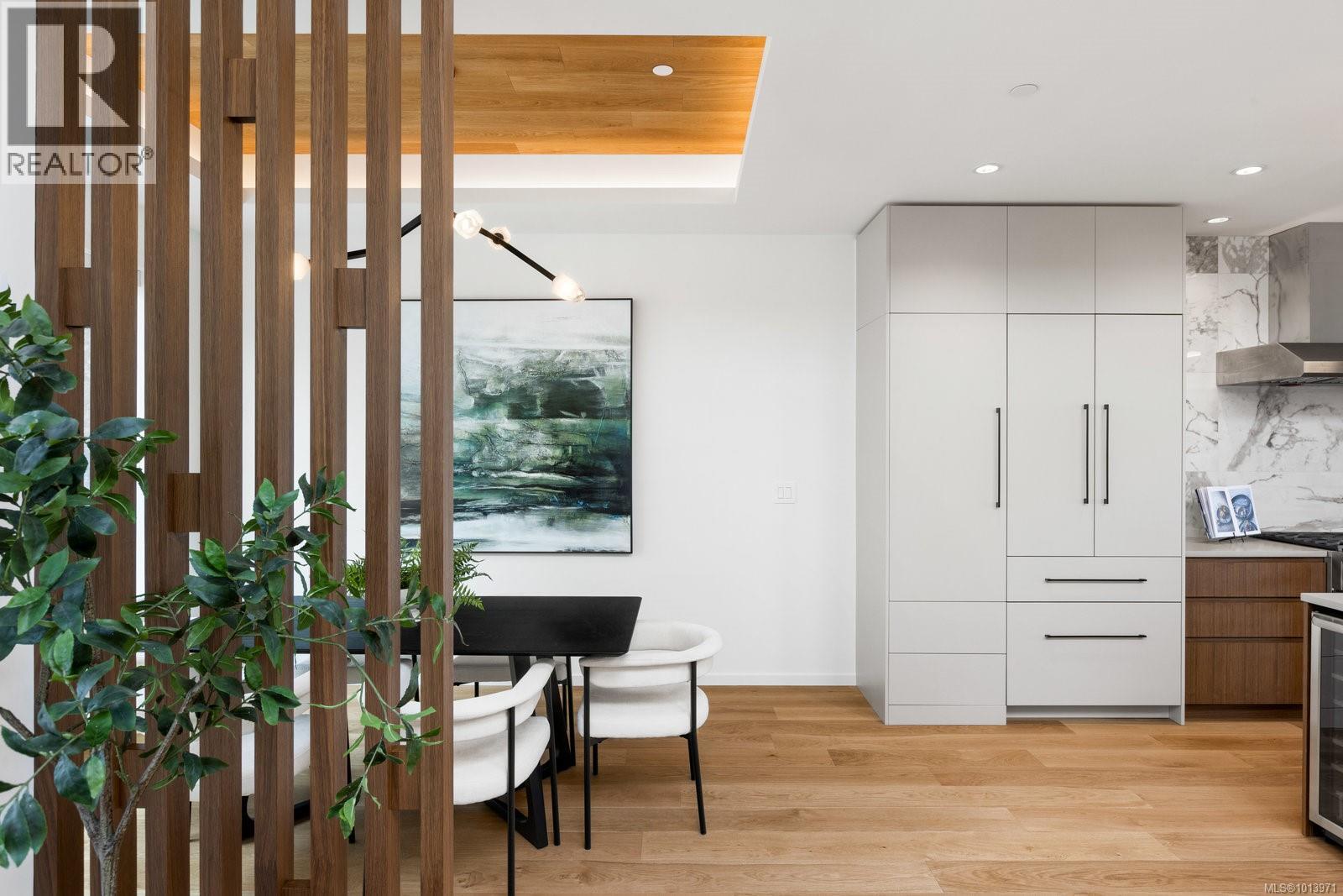 201 2270 Harbour Rd