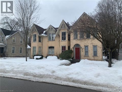 34 OAK Street Cambridge ON N1R4K6