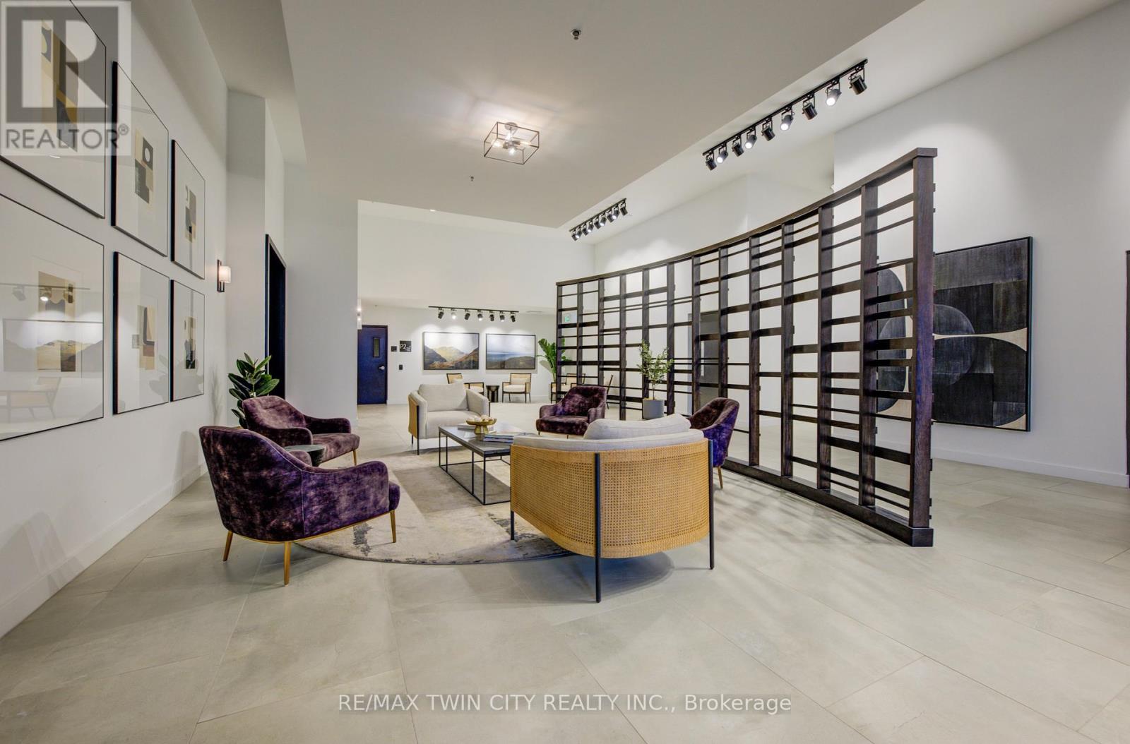 609 - 50 GRAND AVENUE S