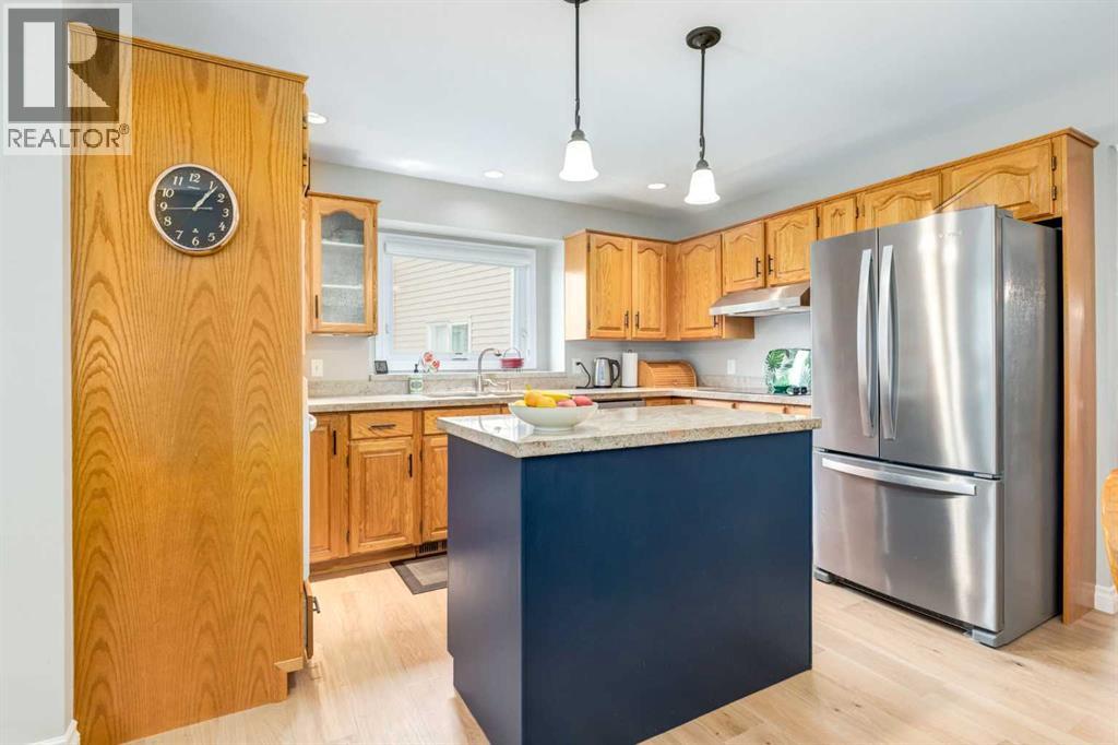 15 Sunrise Crescent SE