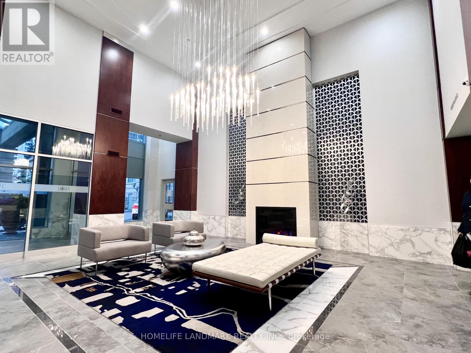 606 - 17 BARBERRY PLACE