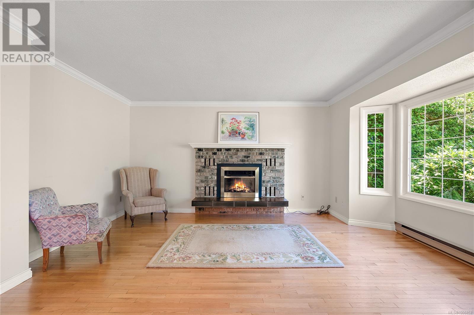1685 Christmas Ave
