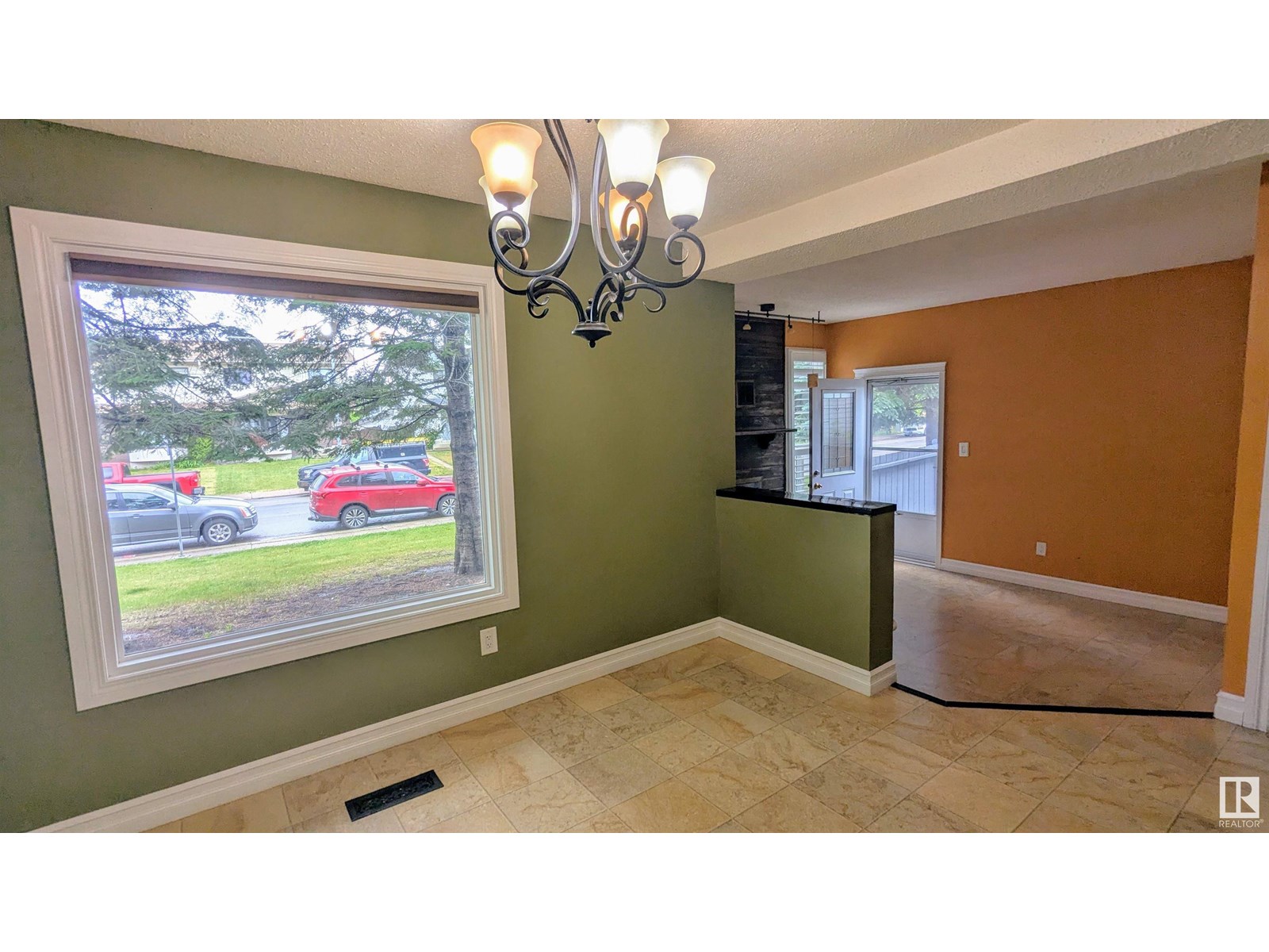 #57 1415 62 ST NW