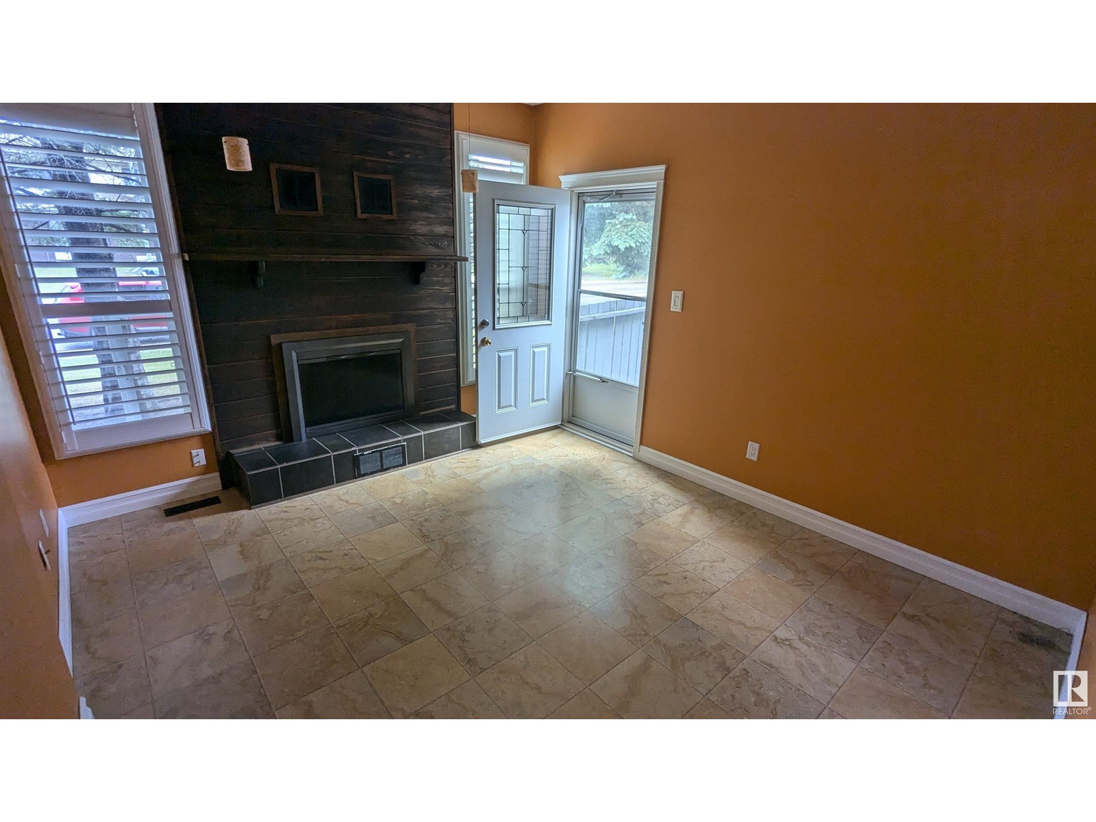 #57 1415 62 ST NW