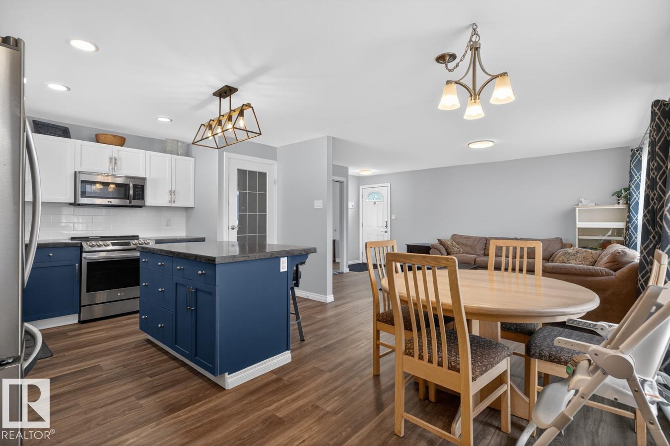152 WARWICK RD NW