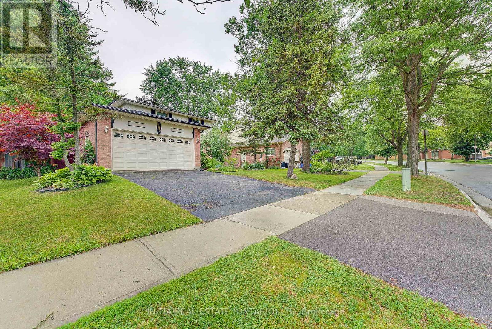 296 CASTLEGROVE BOULEVARD