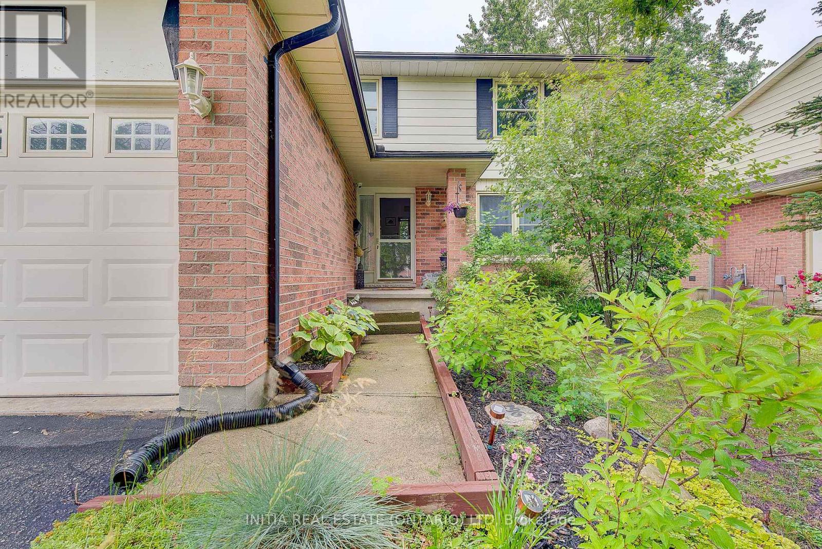 296 CASTLEGROVE BOULEVARD