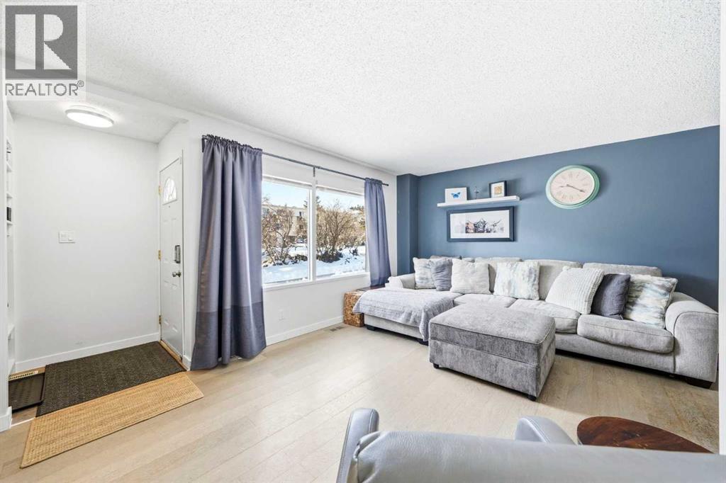 773 Kingsmere Crescent SW