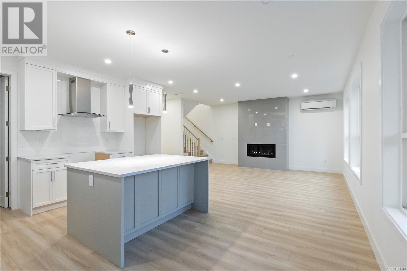 2343 Swallow Pl
