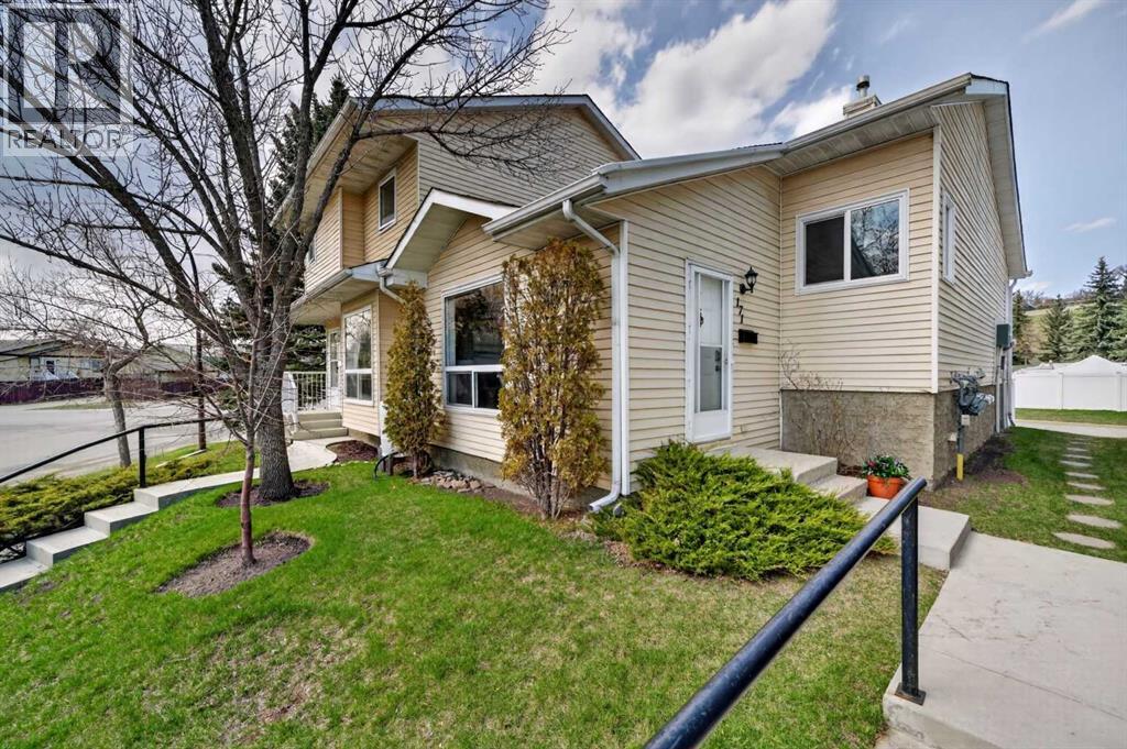171 Deerfield Drive SE