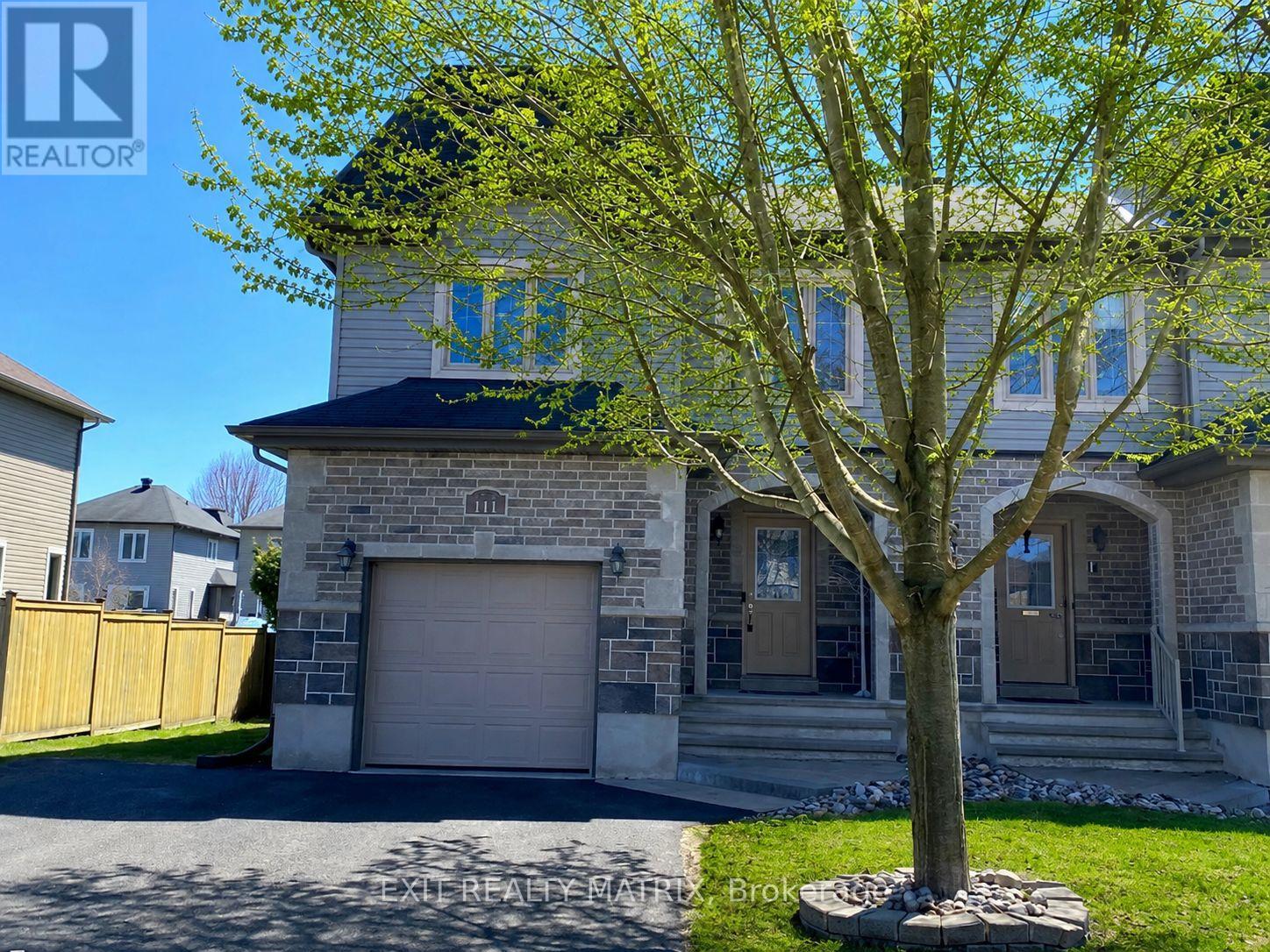 111 BRUNET STREET - Photo 2