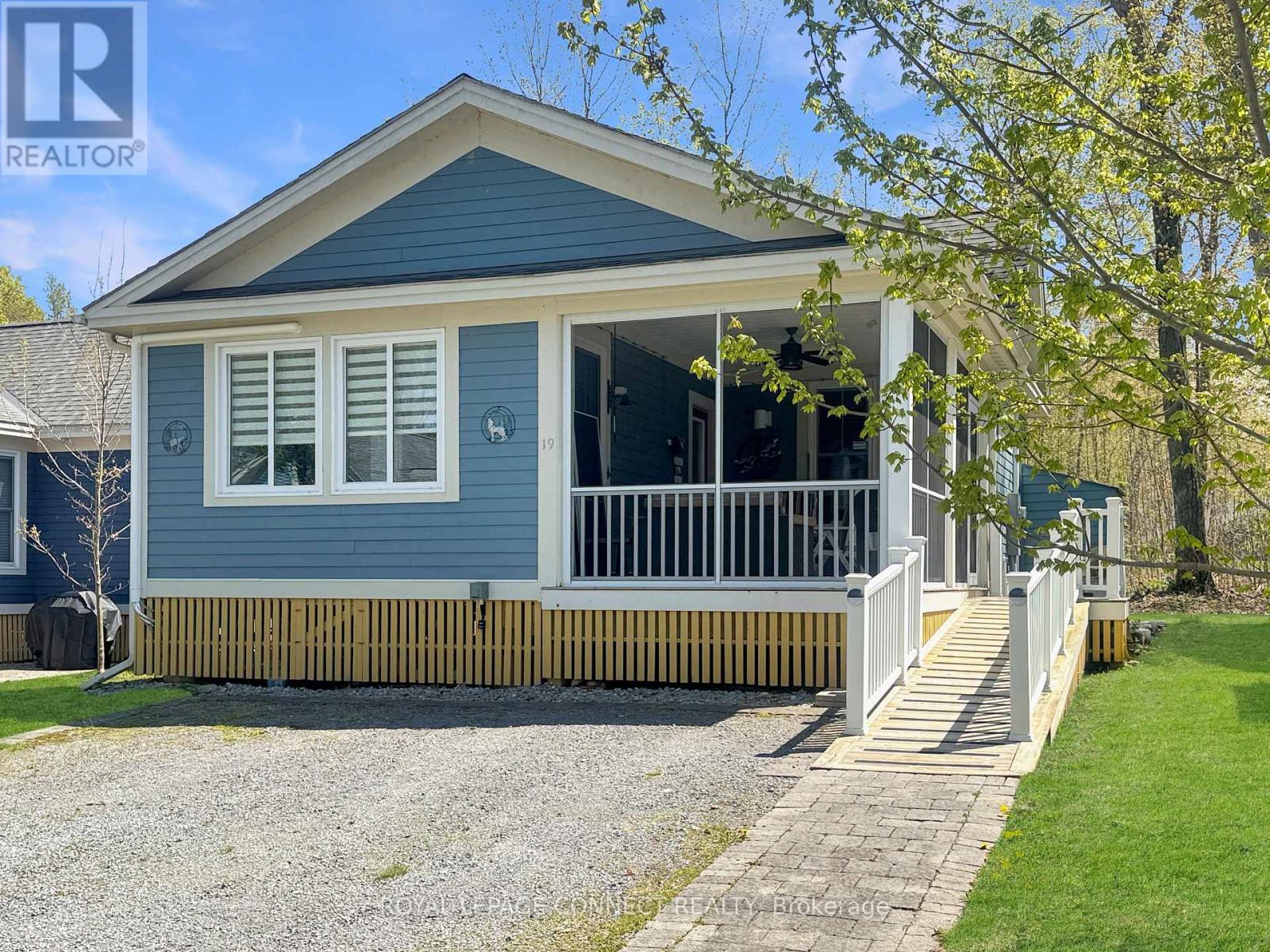 174 - 19 FARM VIEW LANE