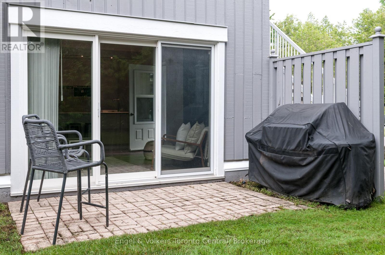 50 - 19 DAWSON DRIVE