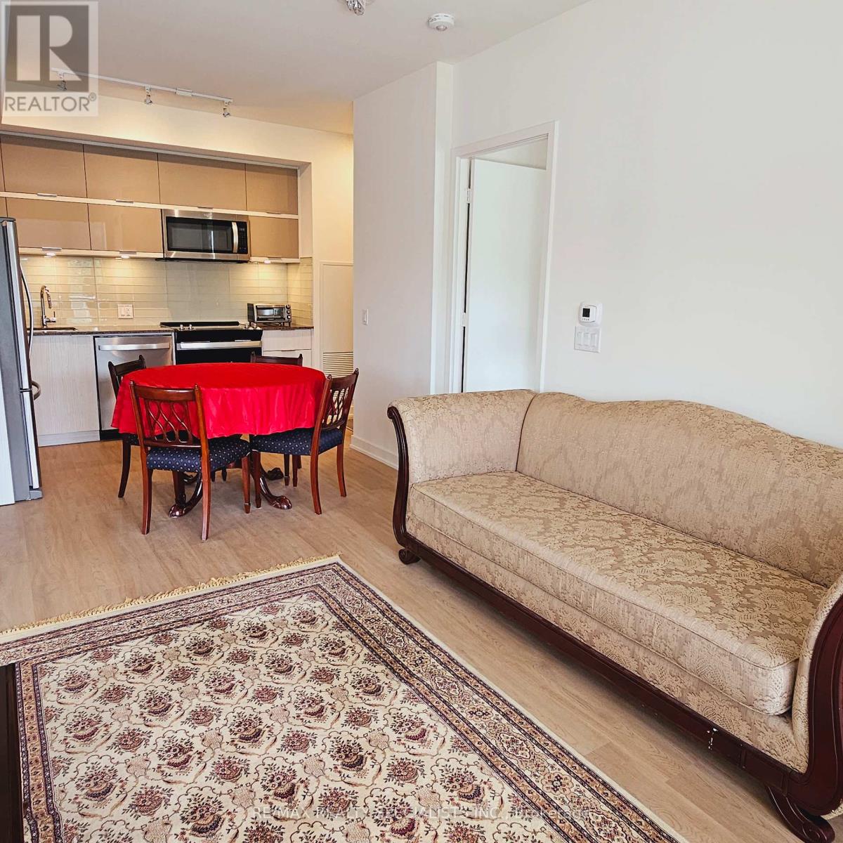 410 - 10 DEERLICK COURT